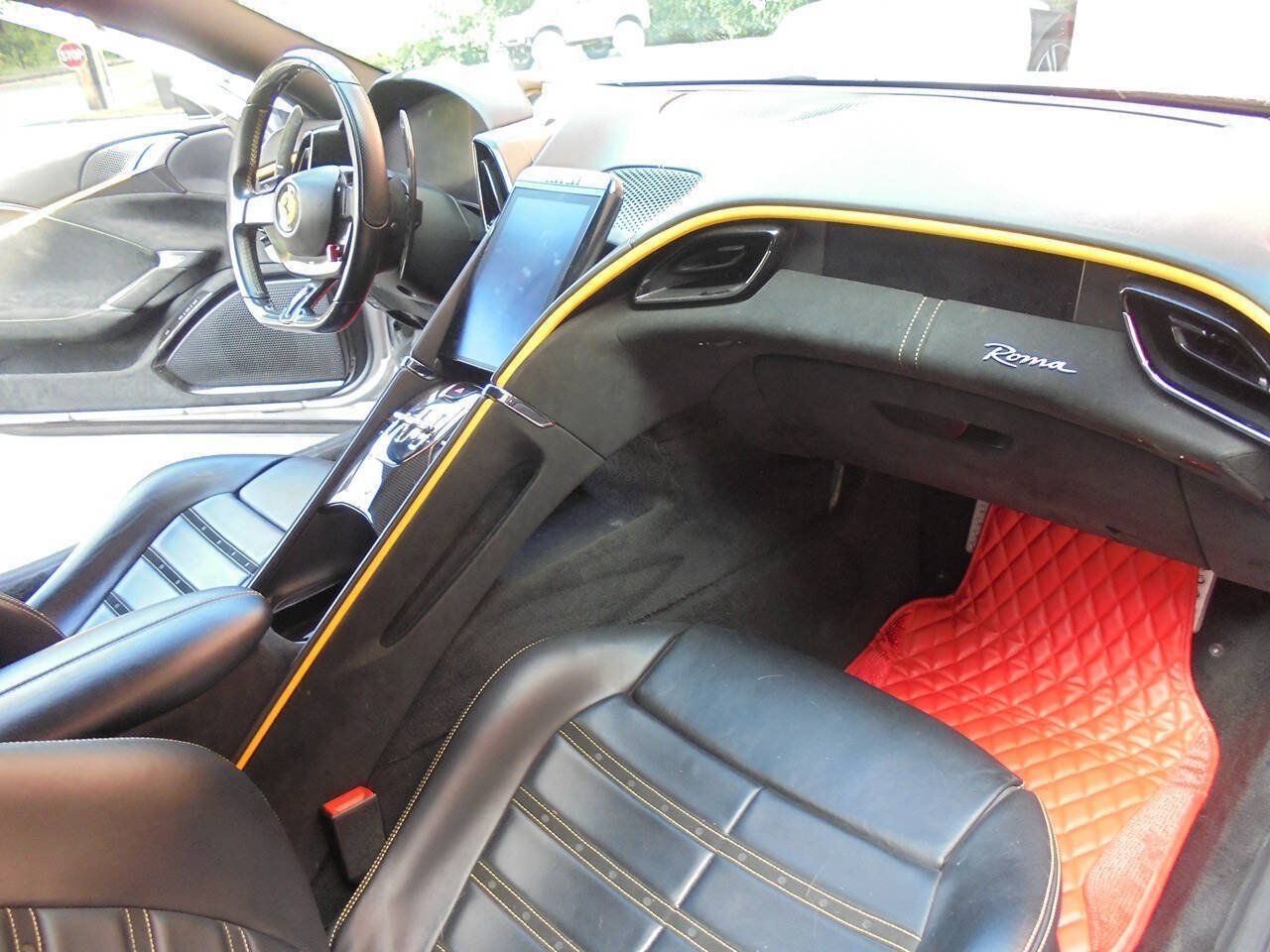 Used 2021 Ferrari Roma RWD image 12