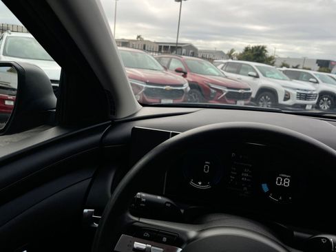 Used 2025 Hyundai Tucson SEL FWD image 36