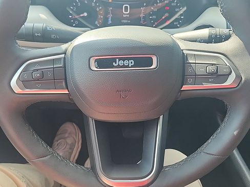 Certified 2025 Jeep Compass Limited AWD/4WD image 15