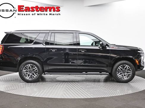 Used 2025 Chevrolet Suburban Z71 AWD/4WD image 4
