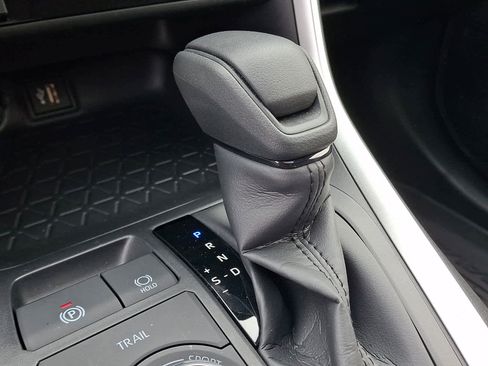 Certified 2025 Toyota RAV4 XLE w/ Convenience Package AWD/4WD image 16