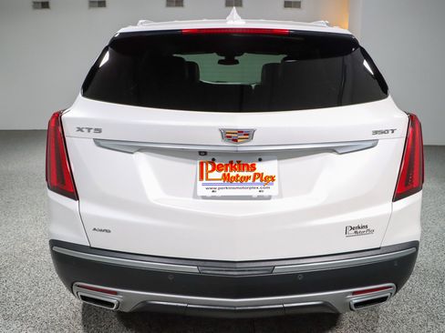 Used 2022 Cadillac XT5 Premium Luxury AWD/4WD image 8