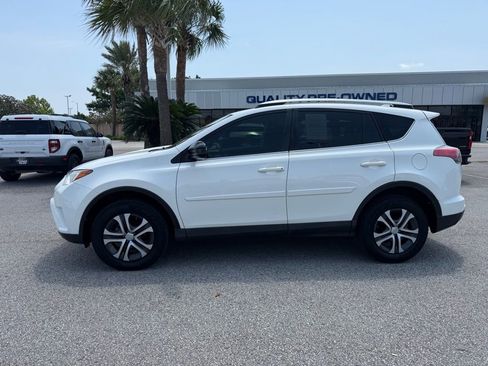 Used 2018 Toyota RAV4 LE w/ Carpet Mat Package FWD image 2
