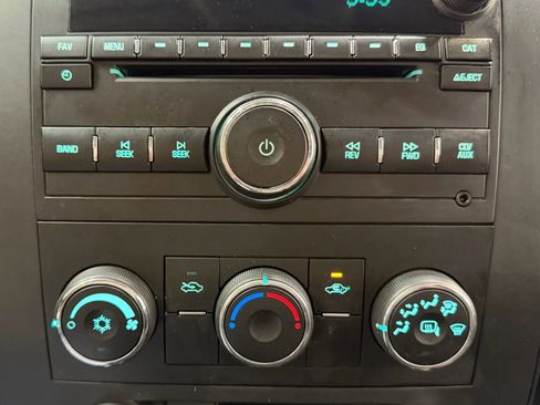 Used 2011 Chevrolet Silverado 2500 LT image 22