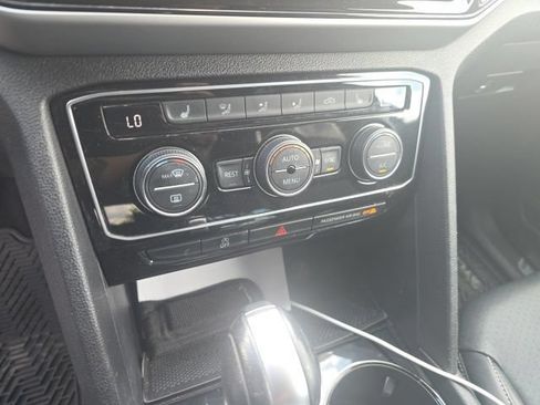 Used 2022 Volkswagen Atlas SE FWD image 13
