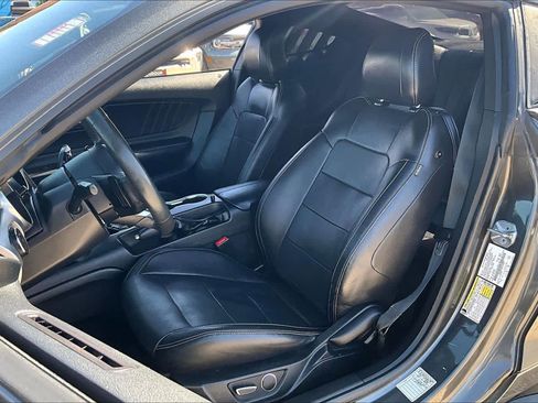 Used 2018 Ford Mustang Premium image 8