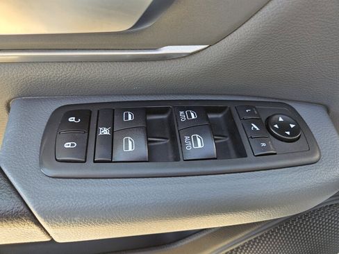 Used 2021 RAM 1500 Big Horn image 14