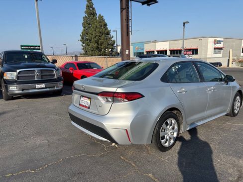 Used 2021 Toyota Corolla LE FWD image 6