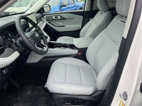 New 2026 Ford Explorer Platinum w/ LUX Leather Package image 9