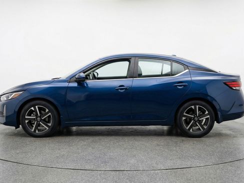 Used 2025 Nissan Sentra SV image 5