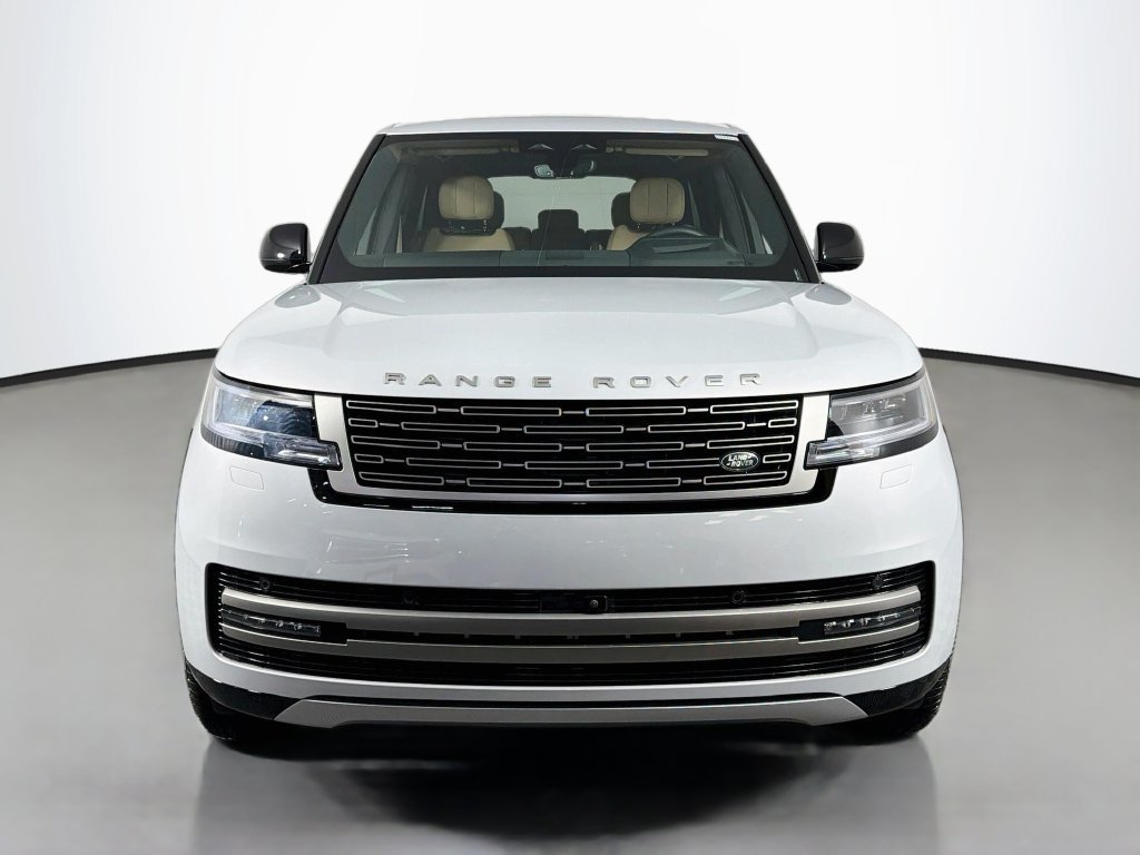 Used 2026 Land Rover Range Rover SE AWD/4WD image 2