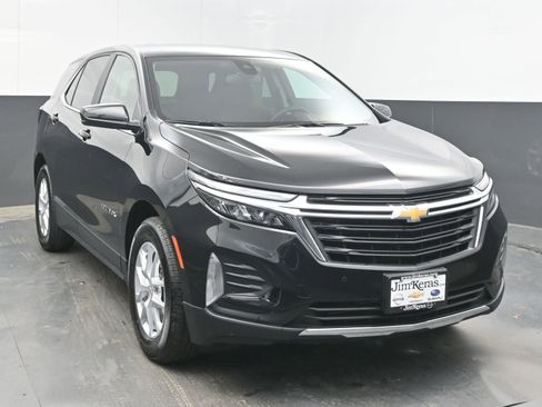 Used 2024 Chevrolet Equinox LT image 2