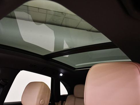 Certified 2025 Porsche Macan Turbo image 20