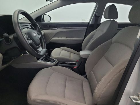 Used 2018 Hyundai Elantra SE w/ Winter Weather Package FWD image 17