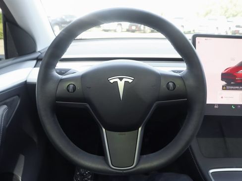 Used 2023 Tesla Model Y Long Range AWD/4WD image 19
