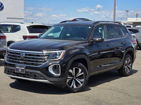 Used 2024 Volkswagen Atlas SE AWD/4WD image 1