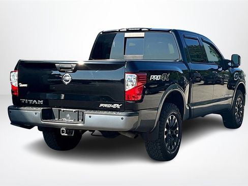 Used 2017 Nissan Titan PRO-4X image 5