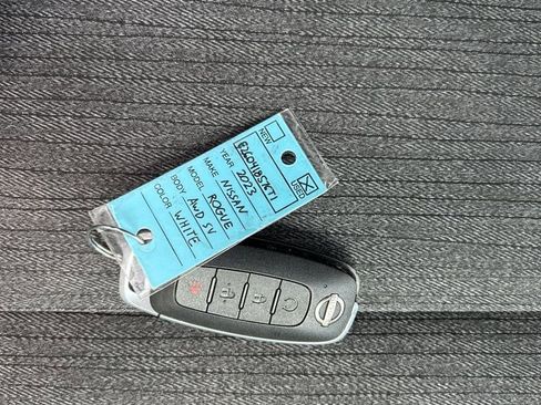 Used 2023 Nissan Rogue SV image 30