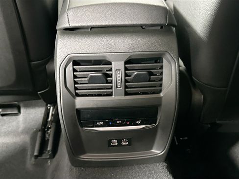 Used 2026 BMW 330i Sedan w/ M Sport Package image 28