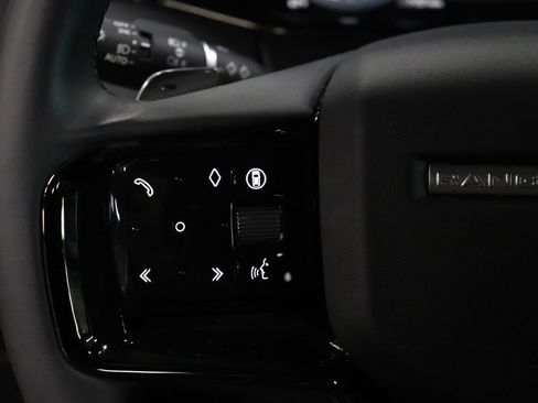 Used 2025 Land Rover Range Rover Evoque S image 28