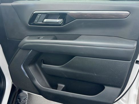 Used 2025 Chevrolet Tahoe Z71 image 30