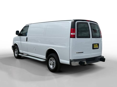 Used 2024 Chevrolet Express 2500 w/ Driver Convenience Package RWD image 3