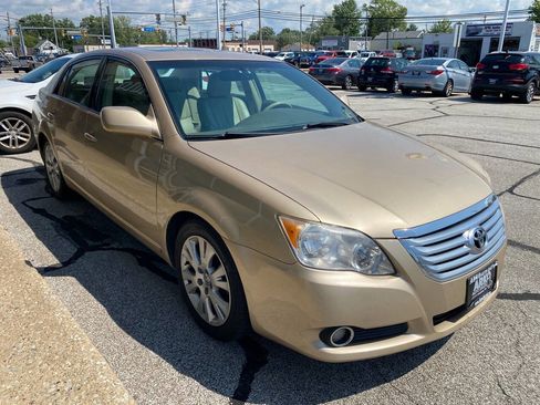 Used 2010 Toyota Avalon XLS image 4