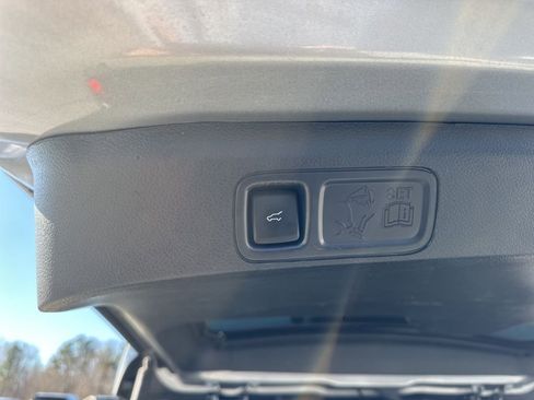 Used 2023 Ford Expedition Limited image 30