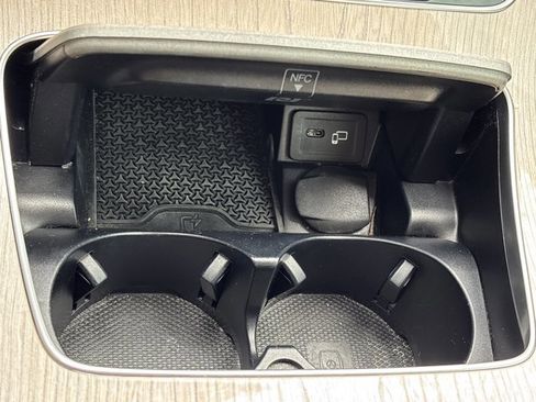 Used 2023 Mercedes-Benz E 450 4MATIC Cabriolet image 35