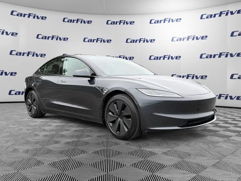 Used 2024 Tesla Model 3 Standard Range image 8