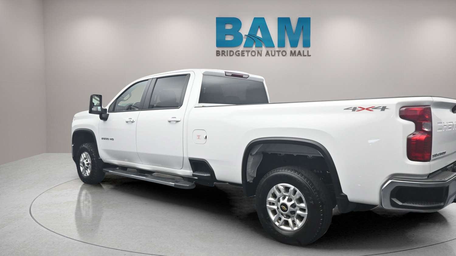 Used 2025 Chevrolet Silverado 2500 LT w/ Convenience Package AWD/4WD image 5