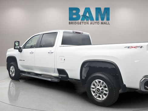 Used 2025 Chevrolet Silverado 2500 LT w/ Convenience Package AWD/4WD image 5