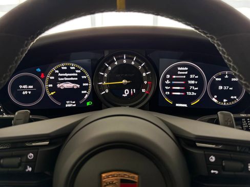 Certified 2025 Porsche 911 GT3 RS RWD image 19