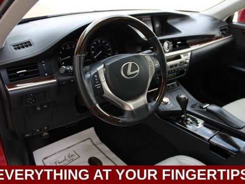 Used 2014 Lexus ES 350 w/ Luxury Package FWD image 2