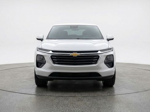 Used 2025 Chevrolet Equinox LT FWD image 2