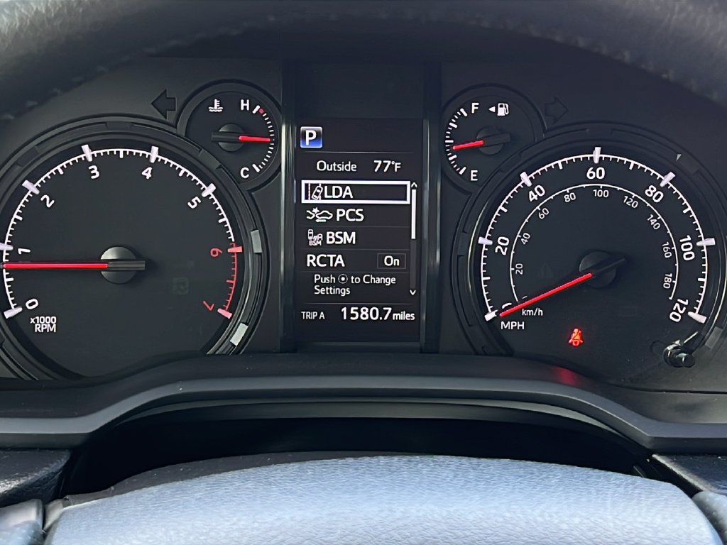 Used 2024 Toyota 4Runner SR5 AWD/4WD image 21