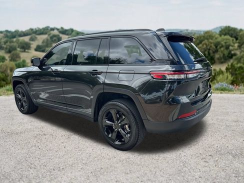 Used 2024 Jeep Grand Cherokee Limited w/ Black Appearance Package RWD image 7