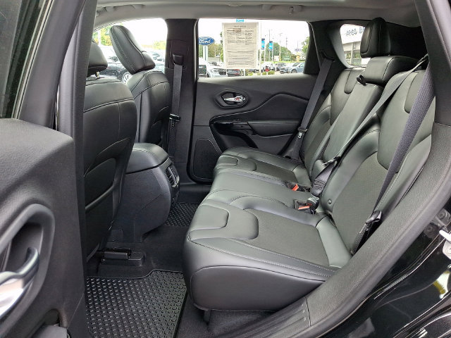 Used 2019 Jeep Cherokee Latitude Plus AWD/4WD image 11
