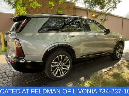Used 2026 Cadillac Vistiq Sport w/ LPO, Floor Liner Package AWD/4WD image 8