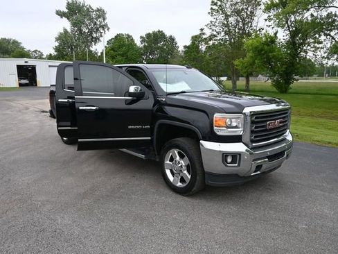 Used 2016 GMC Sierra 2500 SLT w/ Duramax Plus Package AWD/4WD image 43