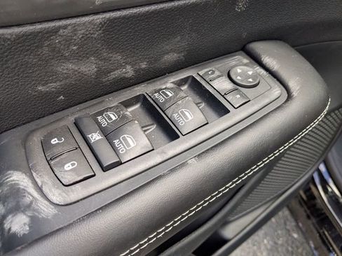 New 2026 Chrysler Pacifica Select image 11