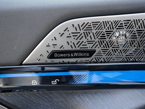 Used 2025 BMW i5 xDrive40 w/ M Sport Package image 10