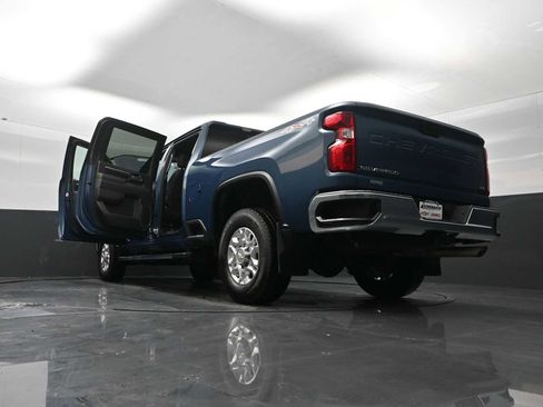 Used 2025 Chevrolet Silverado 2500 LT image 32