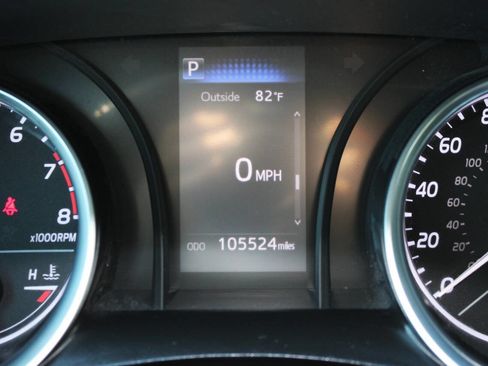 Used 2018 Toyota Camry SE image 7