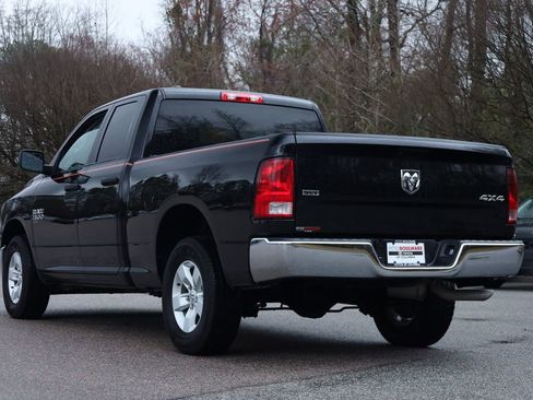Used 2024 RAM 1500 Classic SLT image 3