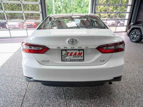 Used 2021 Toyota Camry LE FWD image 3