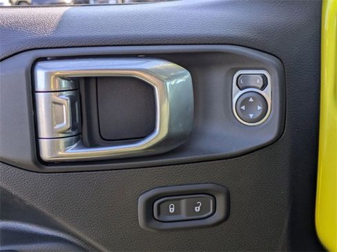 Used 2024 Jeep Gladiator Sport image 11