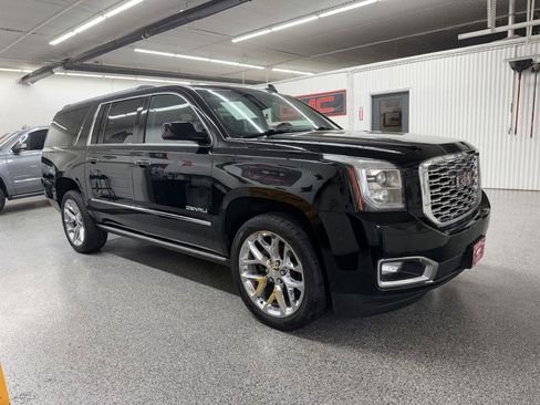 Used 2019 GMC Yukon XL Denali w/ Denali Ultimate Package image 2