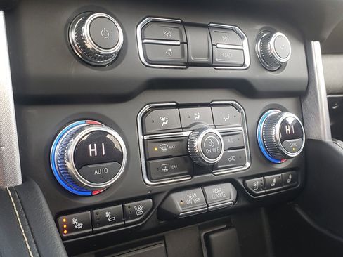 Used 2021 GMC Yukon XL SLT image 25