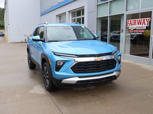 New 2026 Chevrolet TrailBlazer LT w/ Convenience Package AWD/4WD image 2